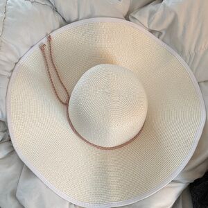 Chic Cream Wide-Brim Hat